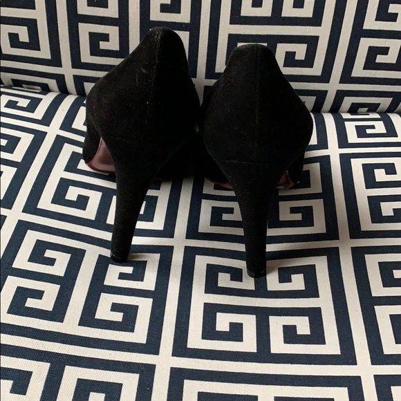 Black Suede Gucci Mischa Tassel Pumps - Picture 3 of 6